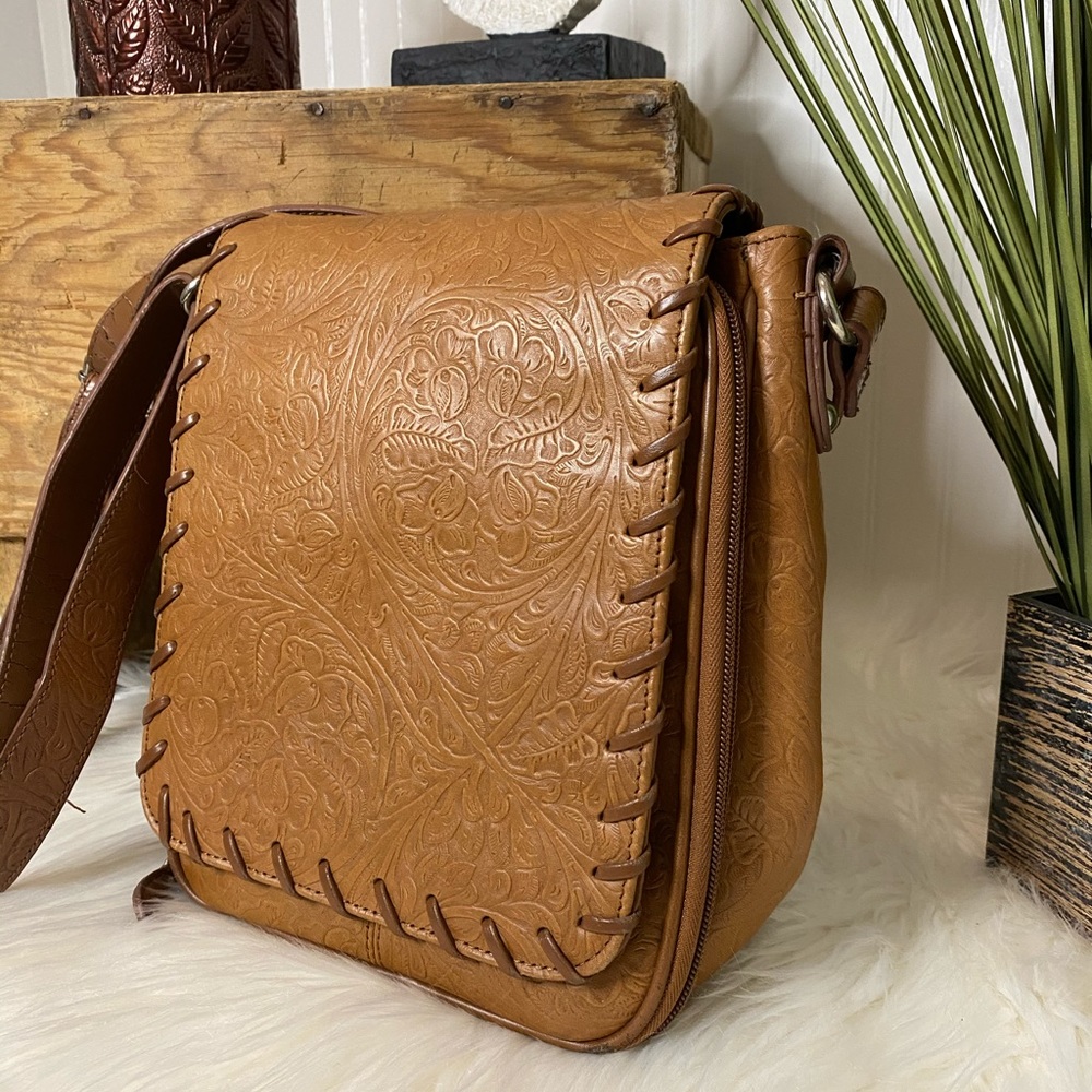 Coldwater Creek Floret Leather Crossbody Purse - Picture 2 of 10